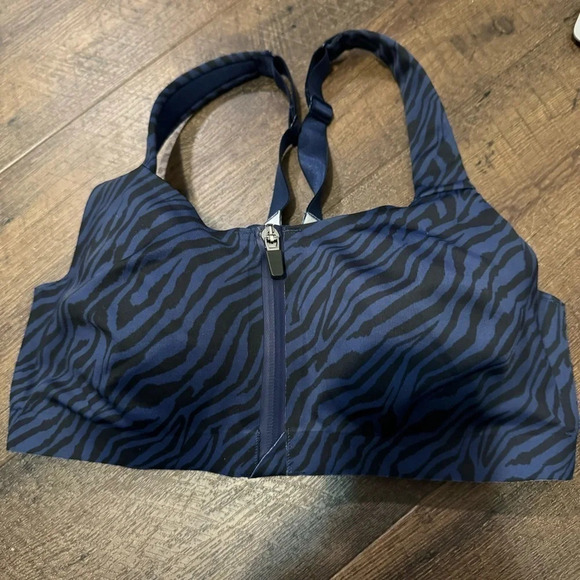 Victoria secret incredible knockout  sports bra 34D - Picture 2 of 4